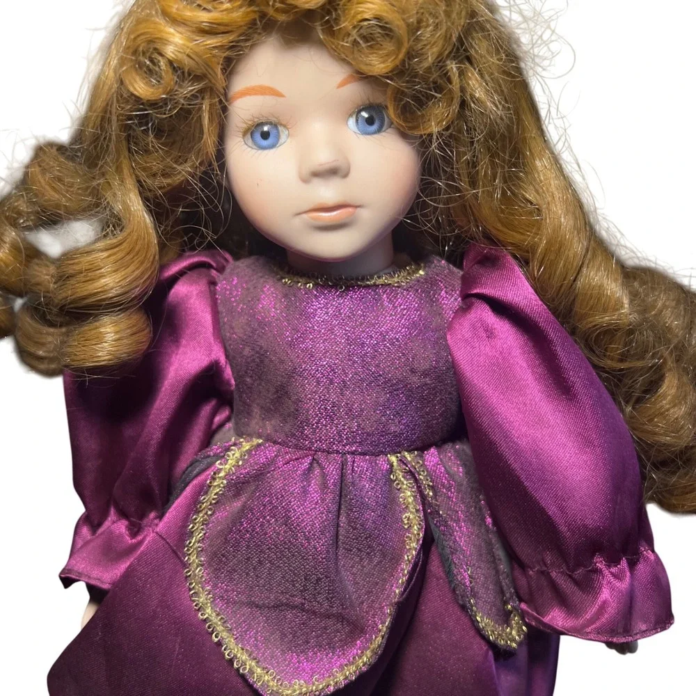 Vintage 80s‎ Collectors Choice DanDee Porcelain Doll Purple Dress Gold Shoes 13